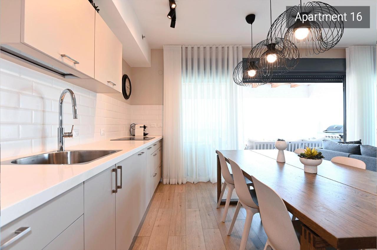 Yalarent C Kinneret Hotel Apartments มิกดาล ภายนอก รูปภาพ