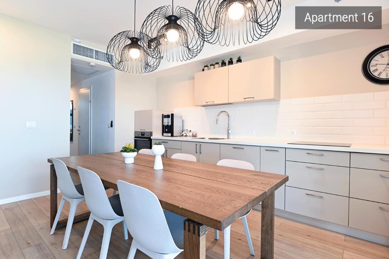 Yalarent C Kinneret Hotel Apartments มิกดาล ภายนอก รูปภาพ